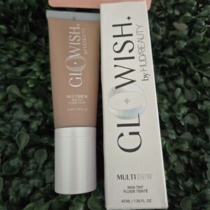 HUDA BEAUTY GloWish Vegan Multidew Skin Tint Foundation Tan Light 07 New In Box